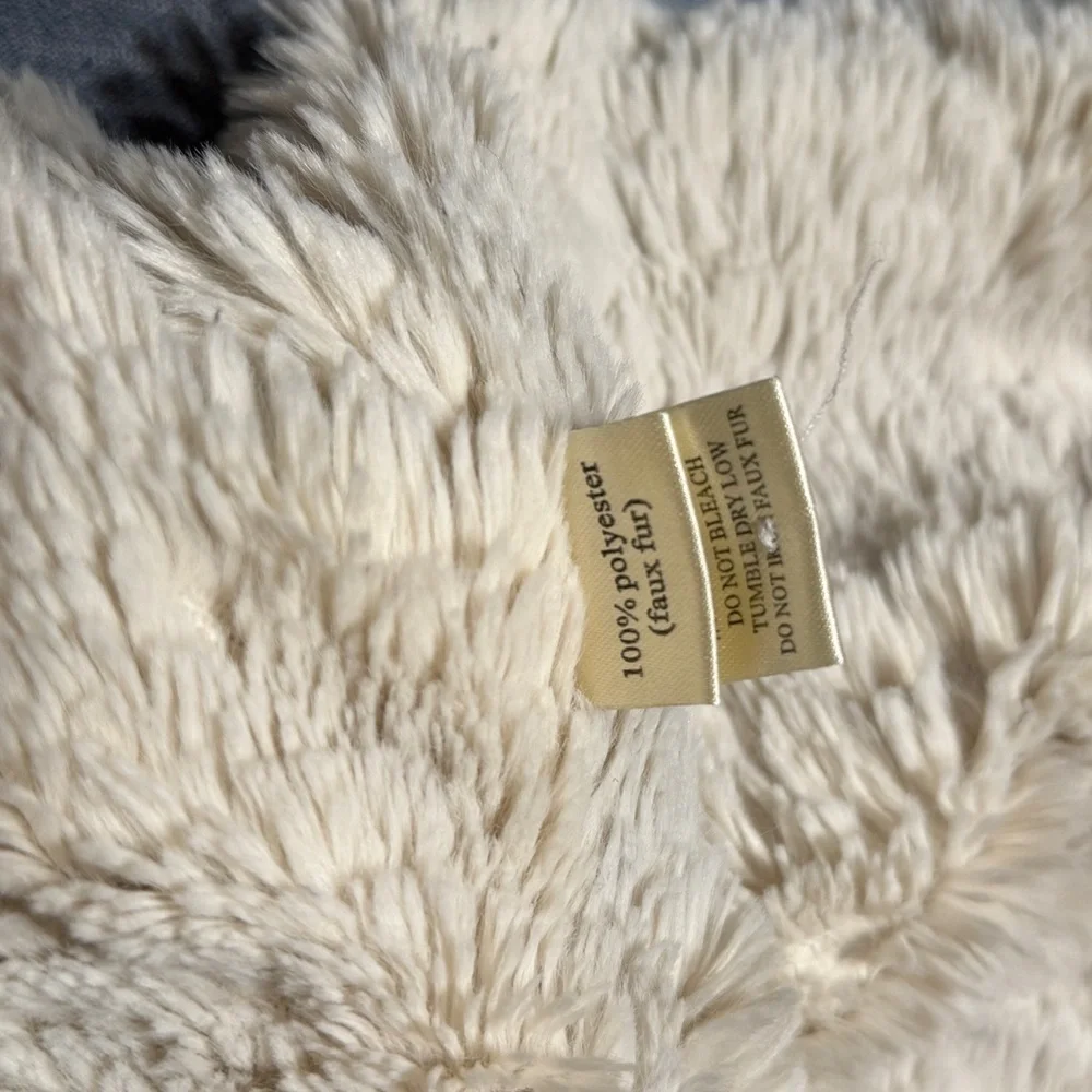 Dylan by True Grit Faux Fur Sherpa Vest | Size Medium | Ivory Cream